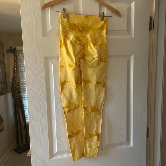 🏷NWT:Seamless Flow High Waisted Ruched Butt Lifting Tie Dye Yoga Leggings Small - Picture 7 of 7